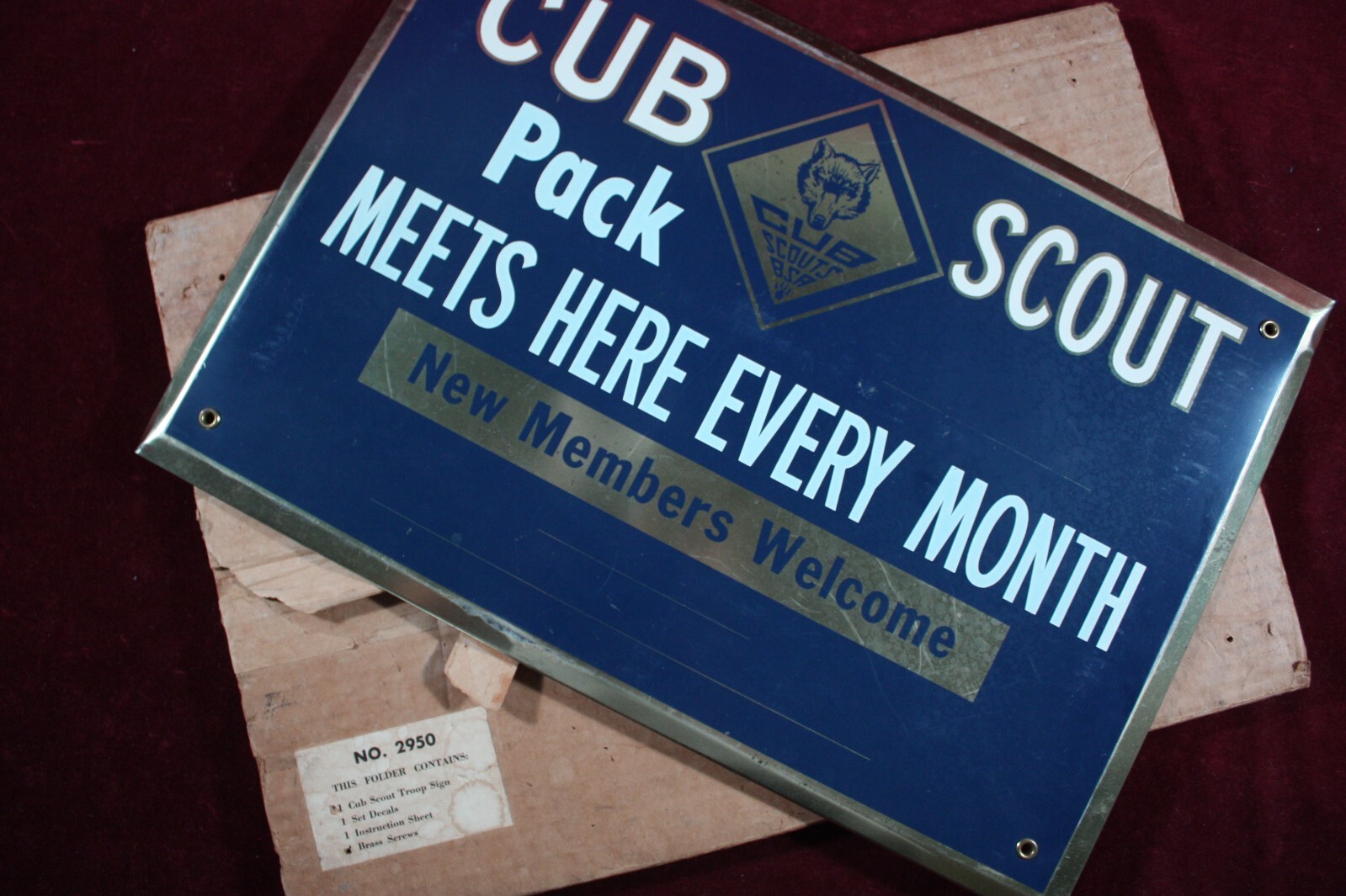 ** VINTAGE CUB SCOUTS OF AMERICA BSA TIN SIGN NOS IN ORIGINAL BOX 1950'S RARE **