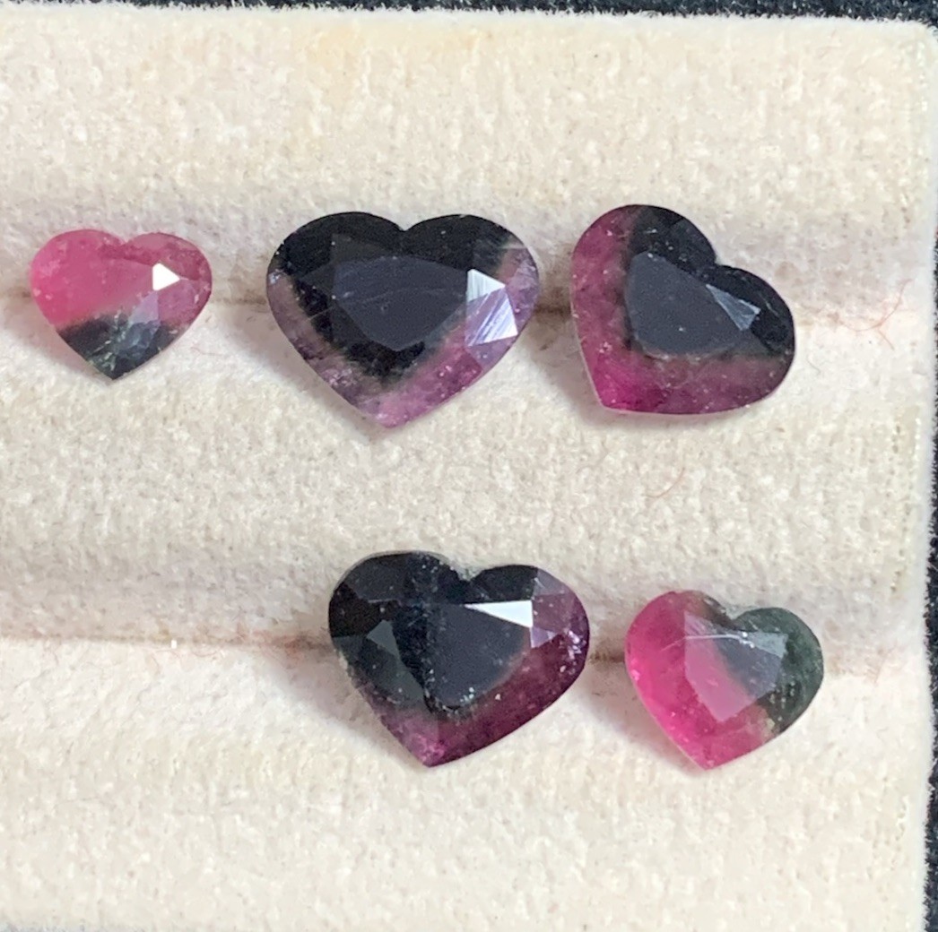 6.8ct natural red & black bi colors faceted heart shape from afg 6mm to 8.2mm