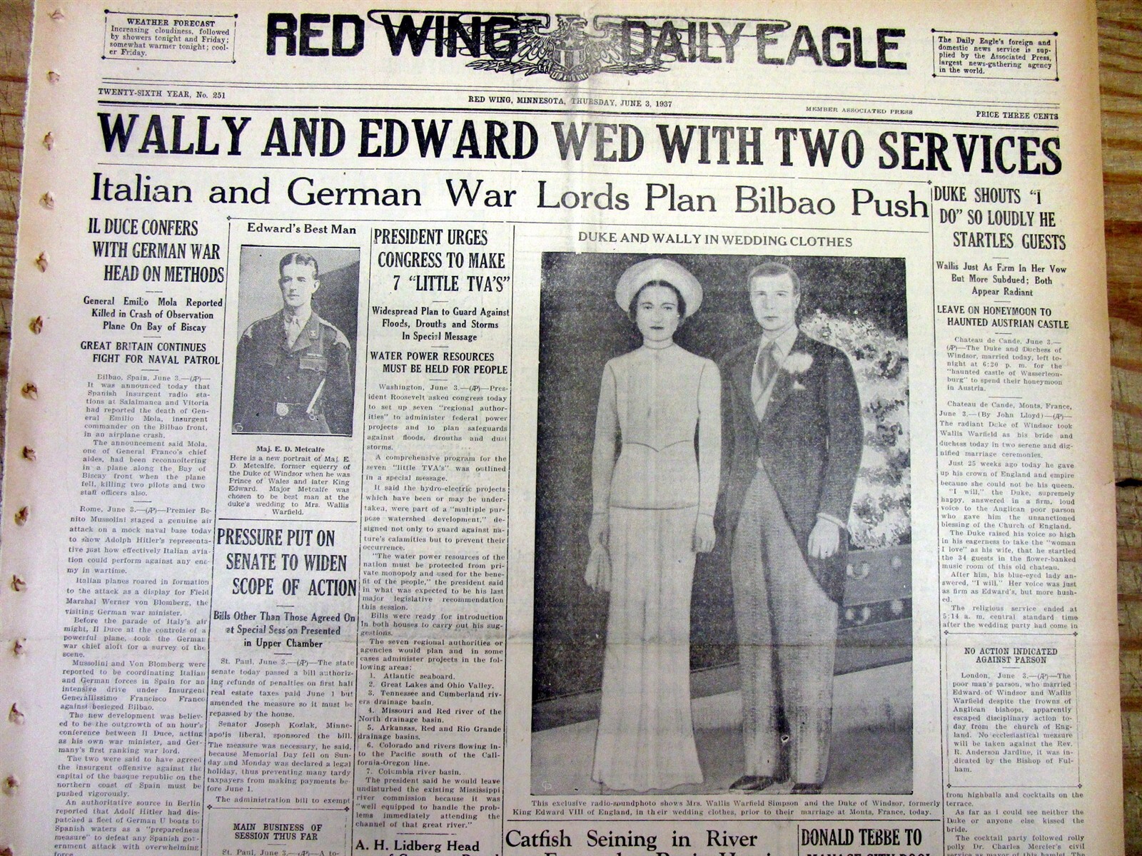 Best 1937 display newspaper EX-KING EDWARD VIII marries WALLACE WARFIELD SIMPSON