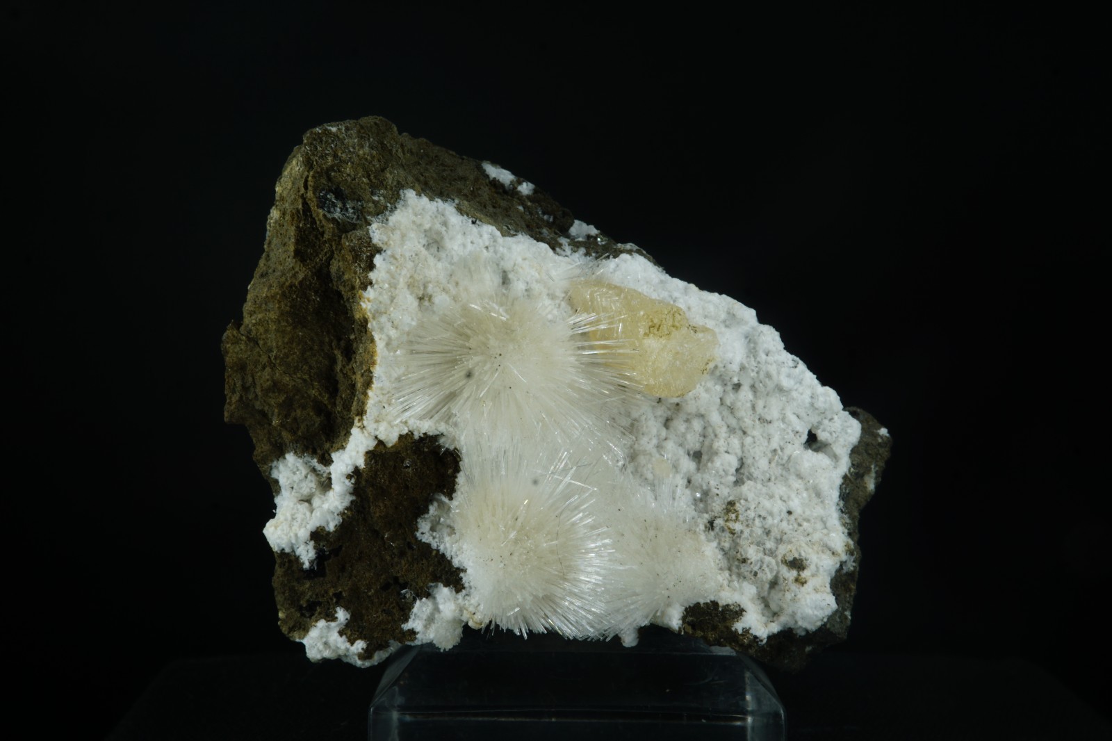 Natrolite & Calcite / Robertson Pit, Washington / Mineral Crystal Specimen
