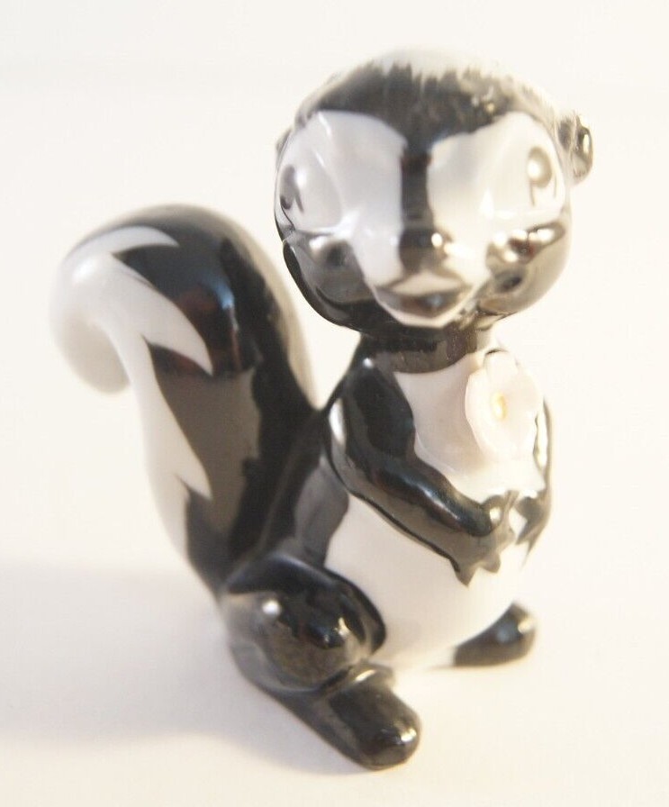 Small Cute Skunk 3