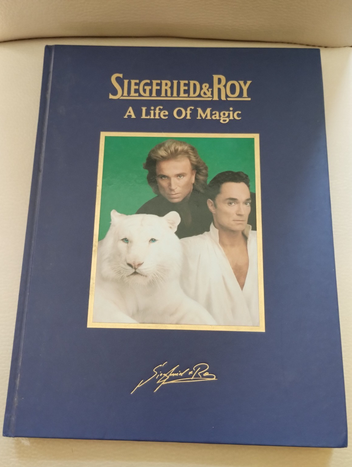 Book - German Siegfried & Roy * A Life of Magic * ZYX Music - 1999 incl. Poster