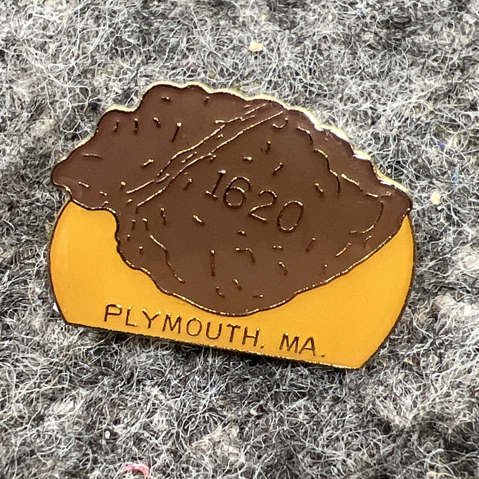 Plymouth, Massachusetts - Plymouth Rock 1620 -   Lapel Pin