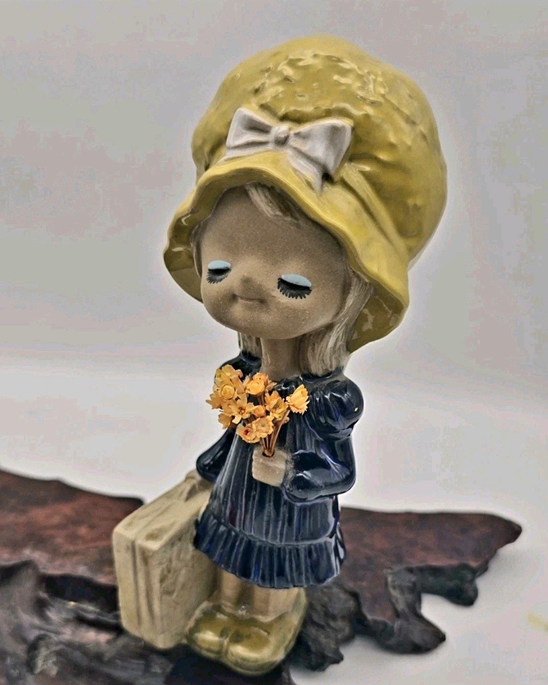 Vintage 60s-70s Little Girl w Flowers & Suitcase Japan Figurine Retro