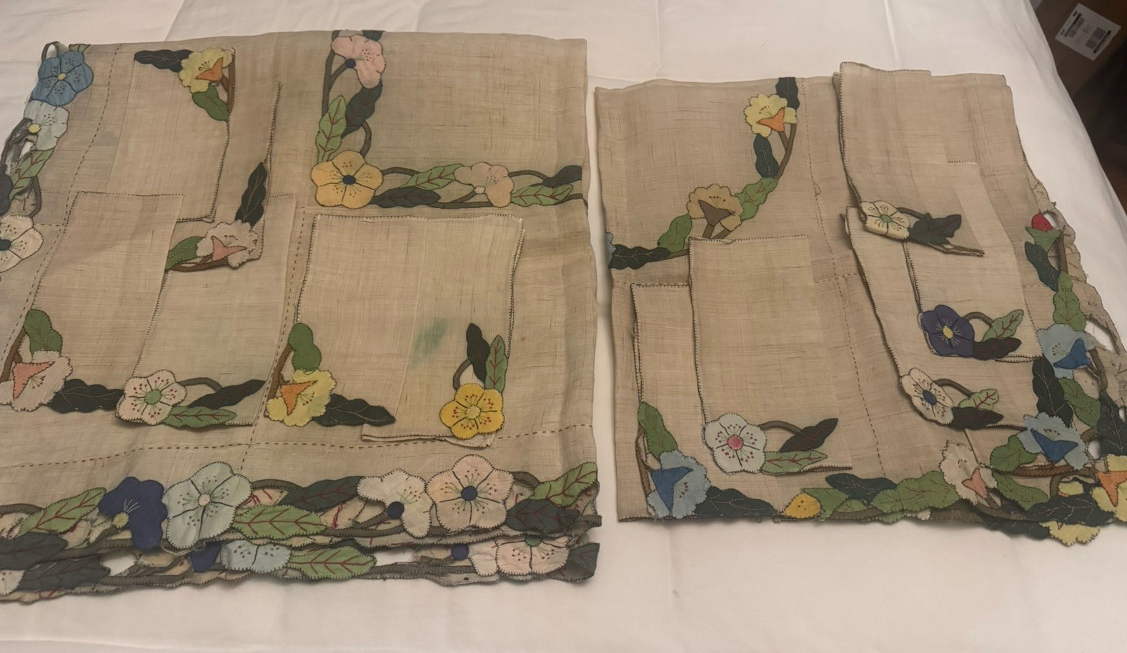 2 Handmade Vtg Floral Appliqué Embroidery Tablecloths 12 Napkins Grandmacore