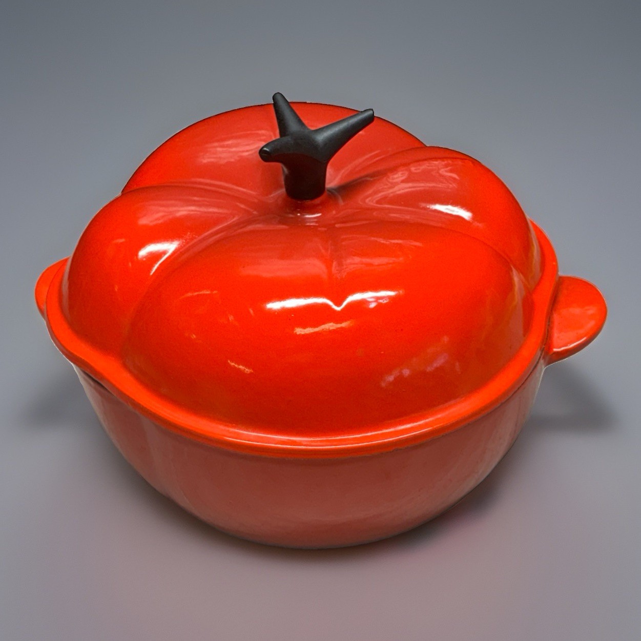 Vintage Le Creuset  Red Tomato 2 Quart  Dutch Oven Enamel Cast Iron