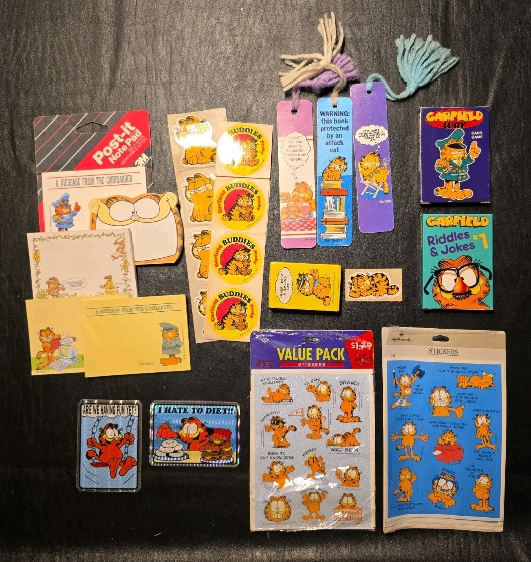 Lot Of 18 Vintage Garfield Items...Most from 1970's 