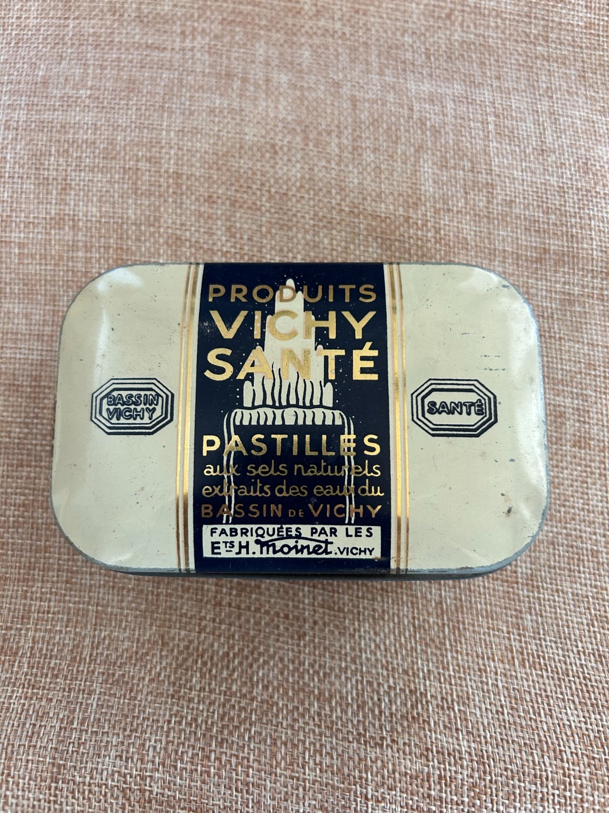 Rare Vintage French Pastilles Vichy Sante Tin Confiseur Moinet