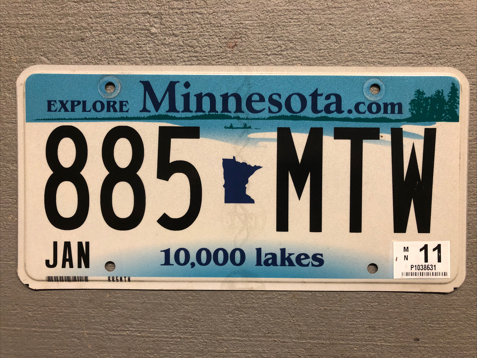 MINNESOTA LICENSE PLATE EXPLORE LAKE/ CANOE 🛶 RANDOM LETTERS/NUMBERS FAIR COND.