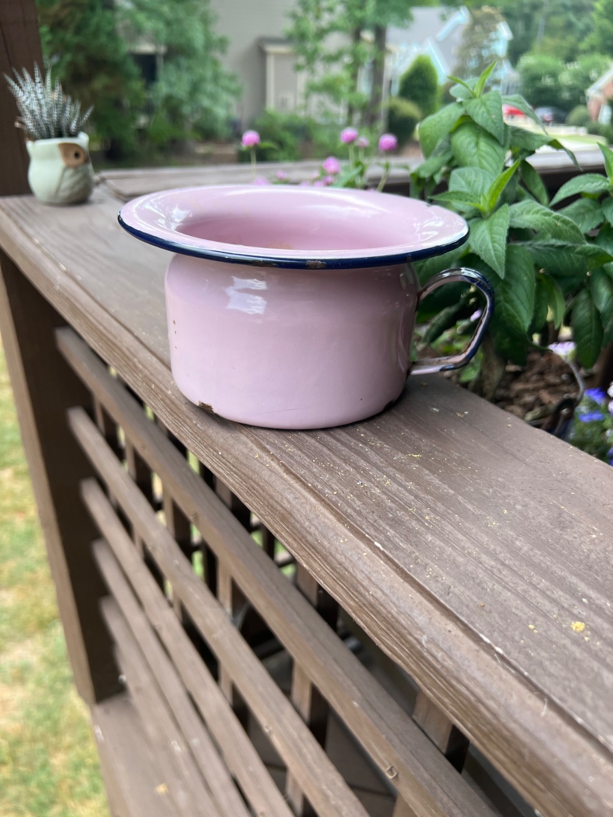 Graniteware enamelware childs chamber pot potty Pink w Cobalt Blue trim. 6\
