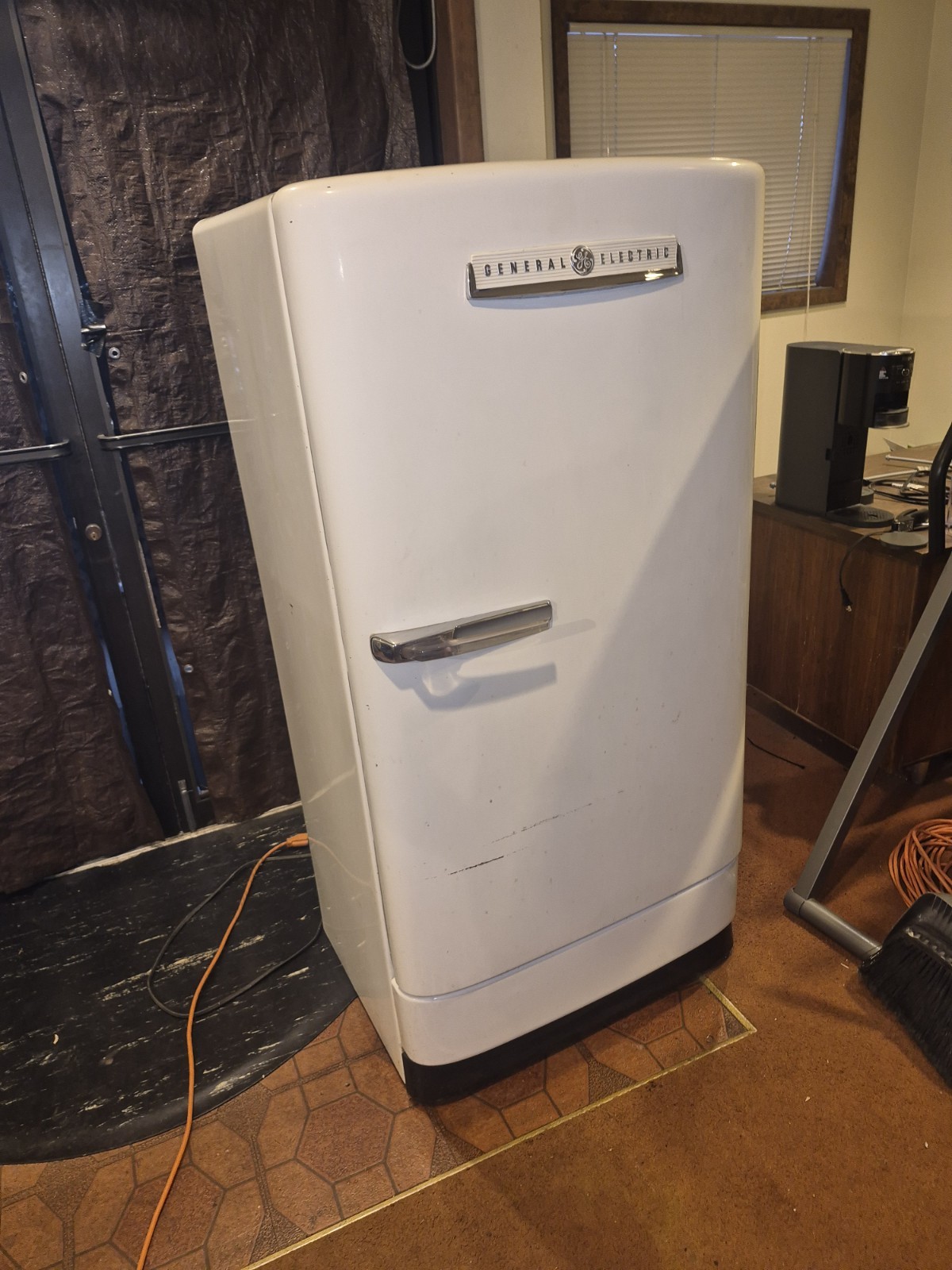 1950s General Electric Fridge with Freezer Compartment, White, Original All