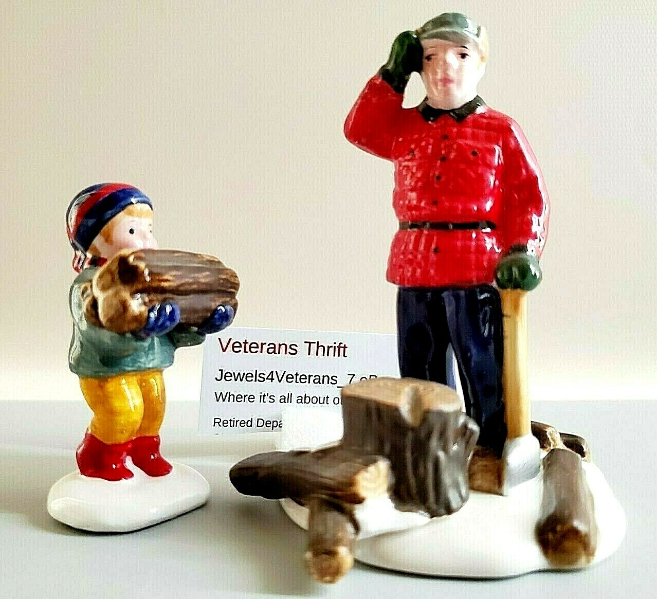 Department 56 Snow Village Woodsman and Boy #5130-6 Retired💖