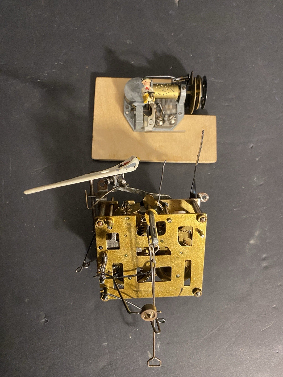 VTG Hubert Herr Cuckoo Clock Movement & Music Box w/ Figures Tested Parts Works