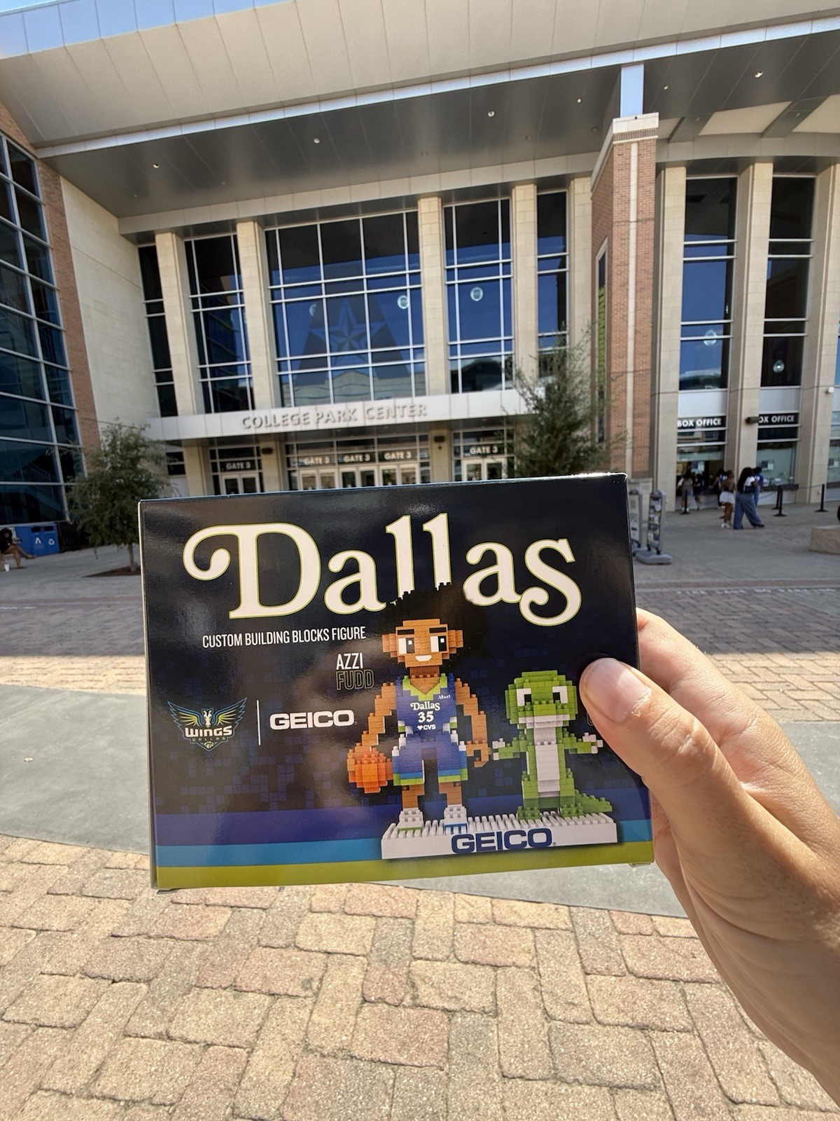 Azzi Fudd Lego Set DALLAS wings Geico Azzi Fudd Lego Set DALLAS wings Geico