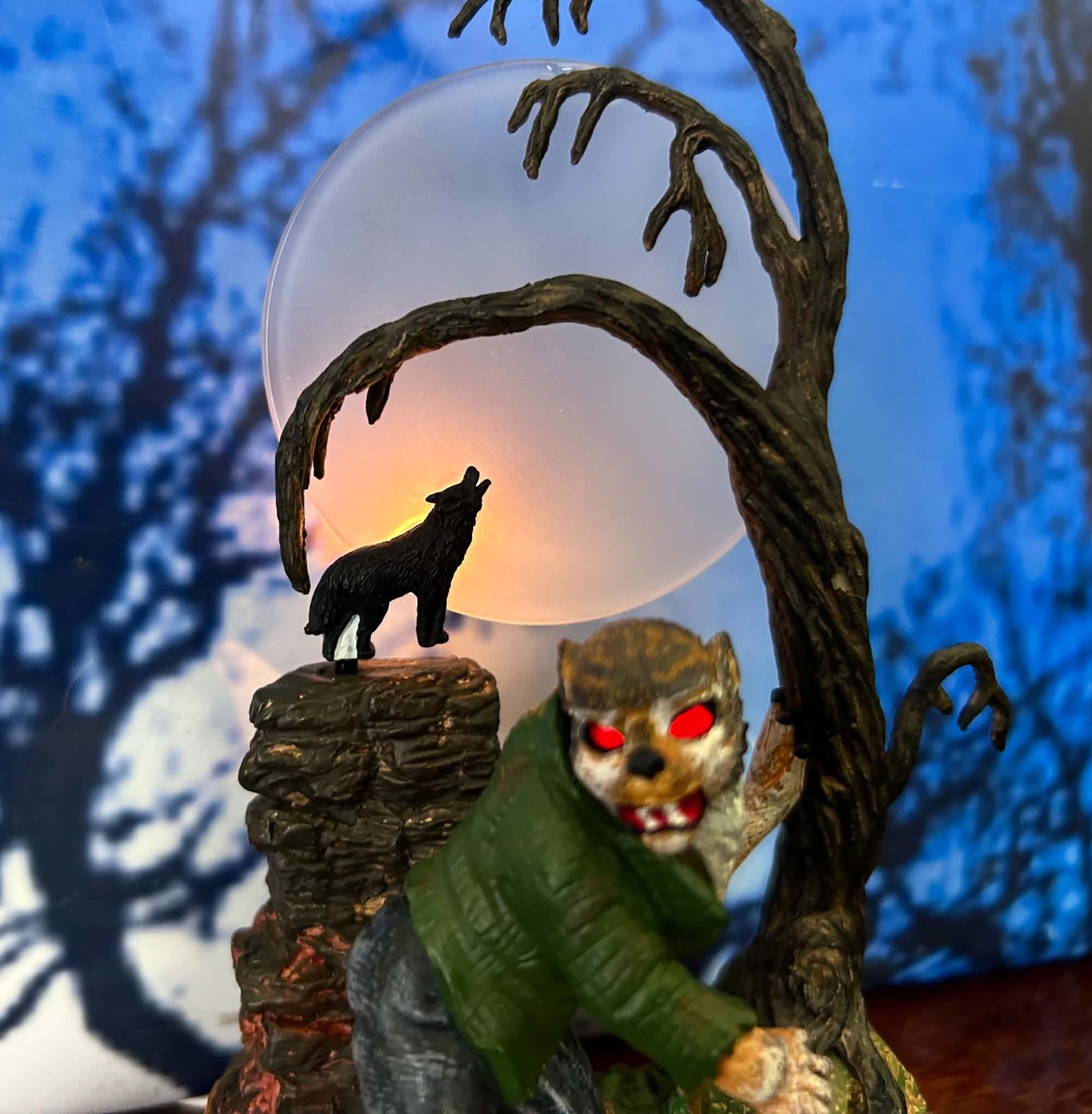 DEPT 56 Halloween FULL MOON Werewolf, Wolves, Howling, Scary, Creepy, Spooky
