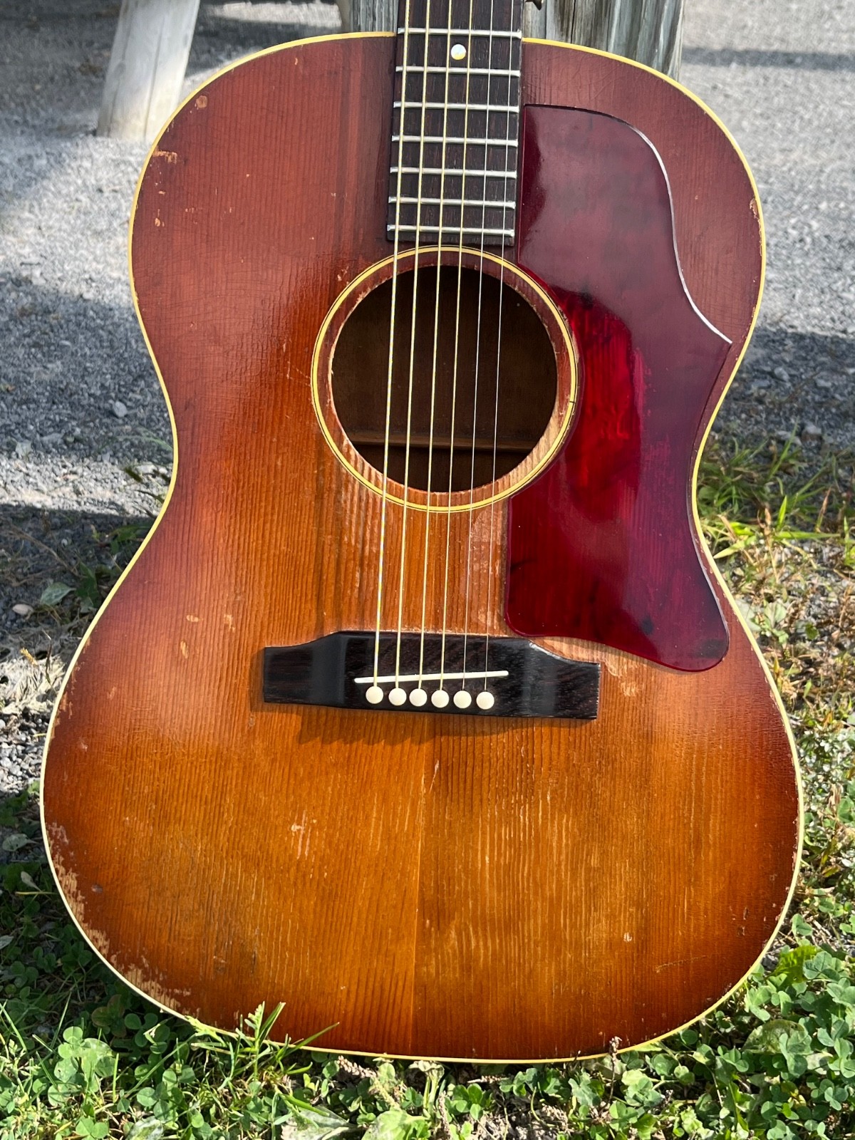 1966 gibson lg1 w/ Martin case