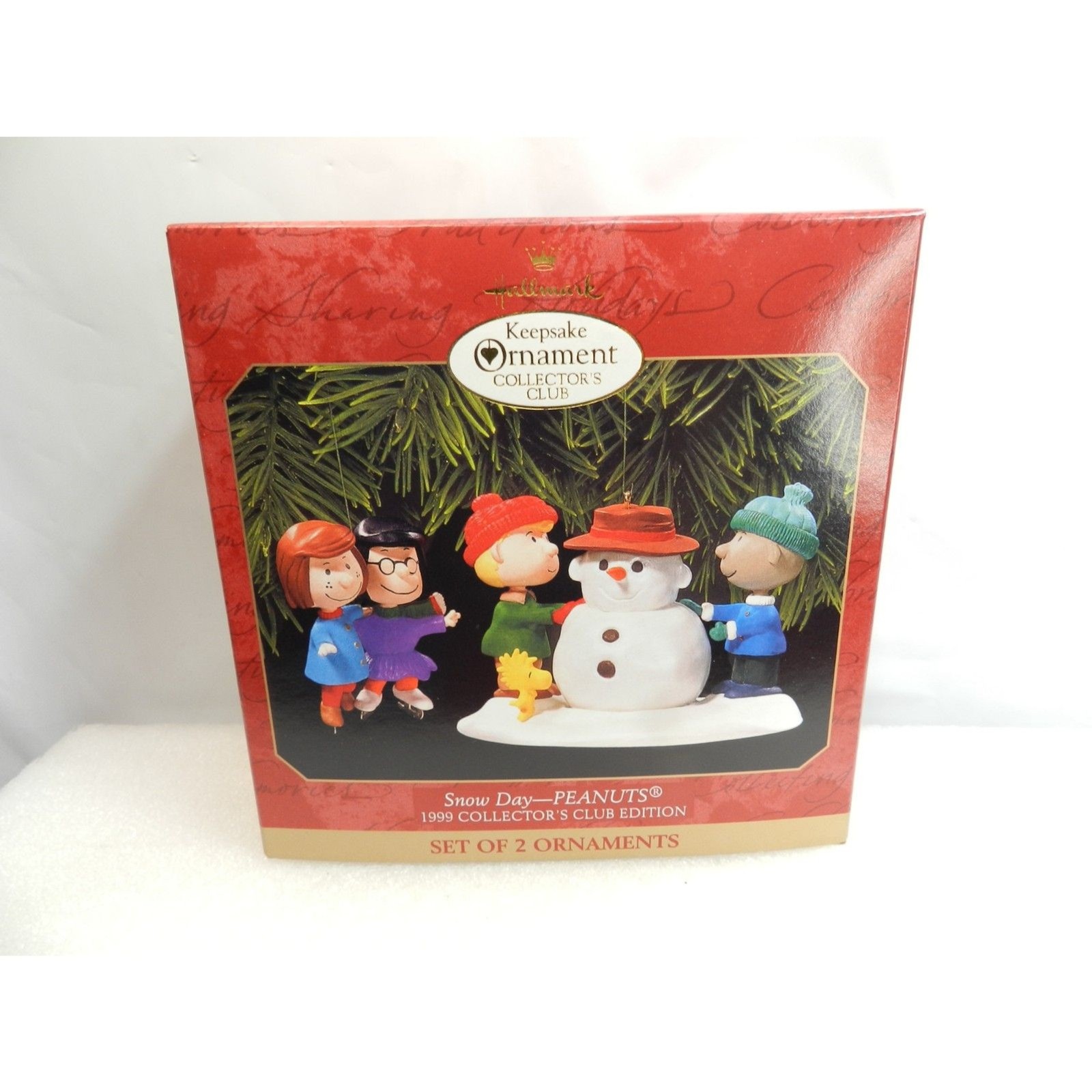 Hallmark Keepsake Snow Day Peanuts 1999 Set of 2  (U47K)