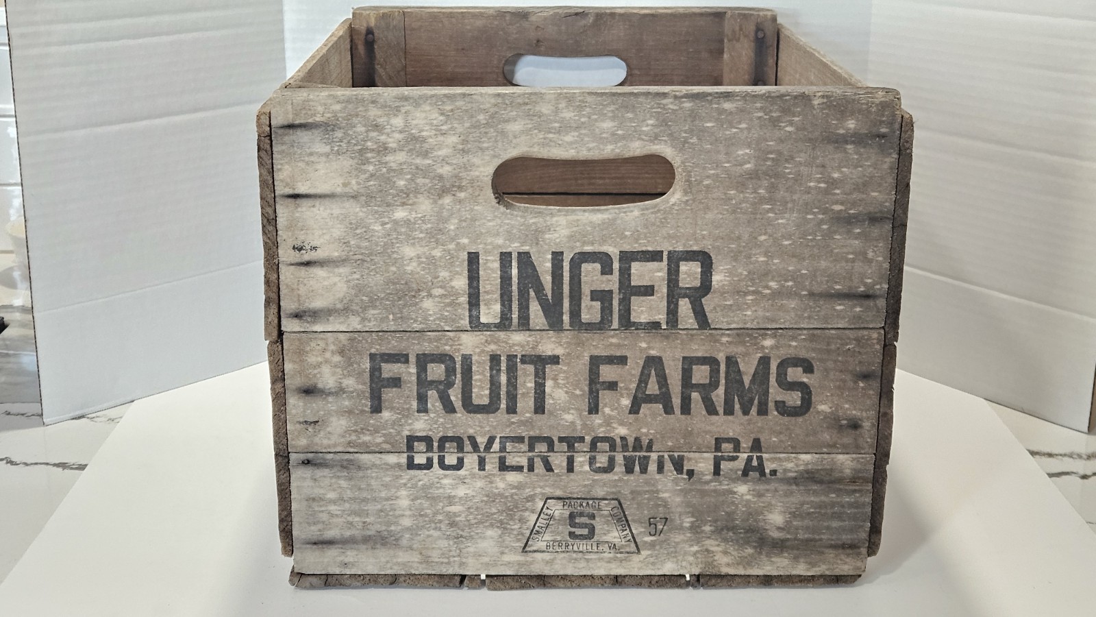 Vintage Unger Fruit Farms Wooden Crate Boyertown PA 18