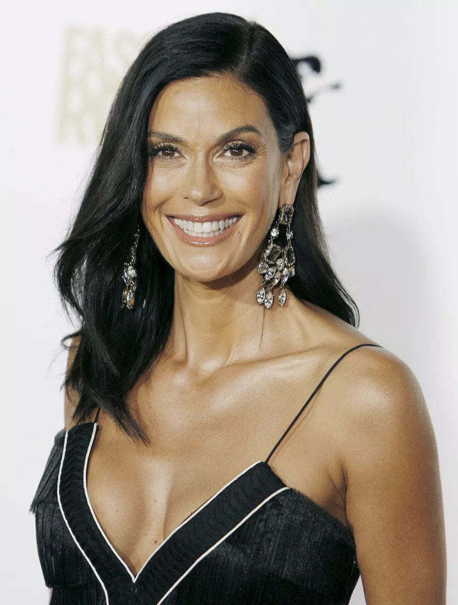 Teri Hatcher Wearing Her Beautiful Smile 4x6 Picture Celebrity Print