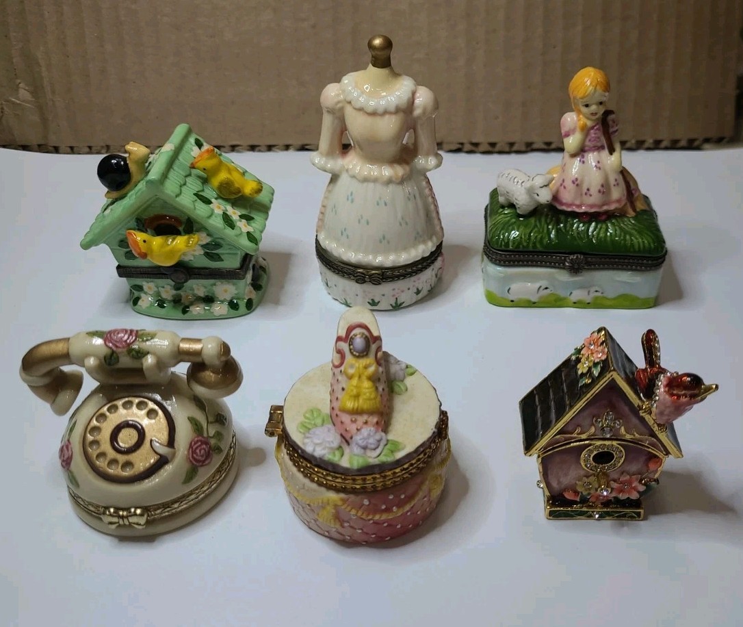 Vintage Lot Of 6 Small Ceramic And Metal Trinket Or Jewelry Boxes Hinged Lids Vintage Lot Of 6 Small Ceramic And Metal Trinket Or Jewelry Boxes Hinged Lids