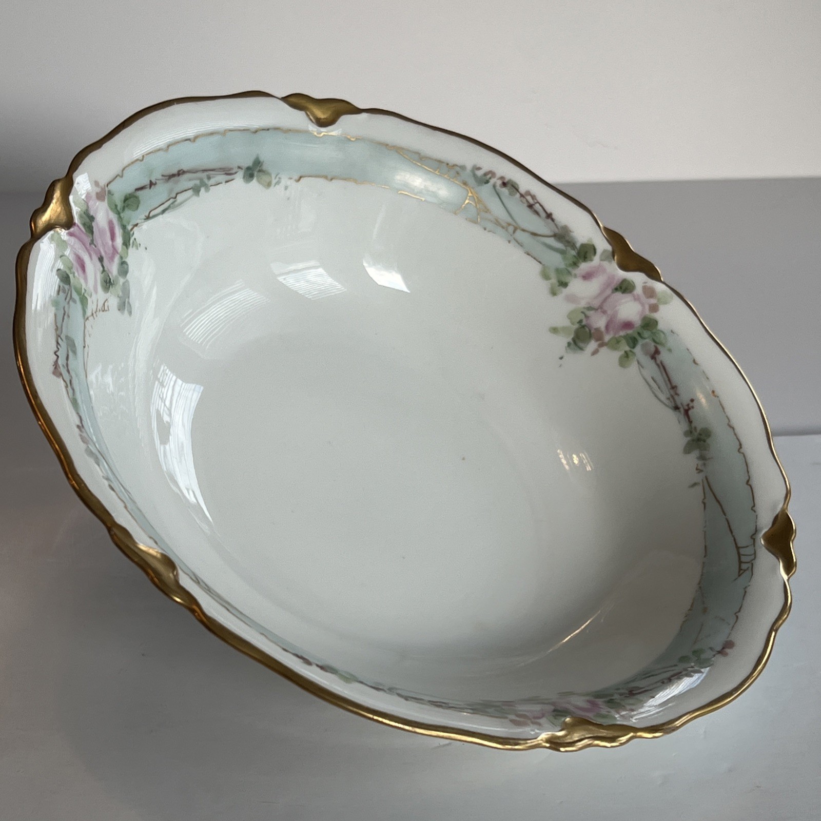 Signed J.S. Launts BAVARIA GERMANY 10” SERVING BOWL-ROSES-LUSTRE GLAZE SCALLOPED Signed J.S. Launts BAVARIA GERMANY 10” SERVING BOWL-ROSES-LUSTRE GLAZE SCALLOPED