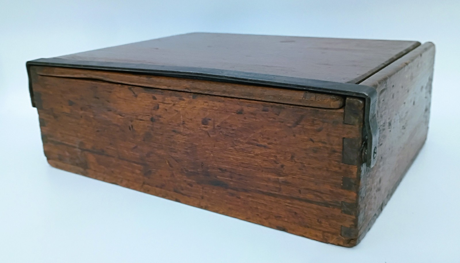 Antique Wooden Cigar Box ~ Finger Joint ~ Metal Band Closure ~ Nice Patina 