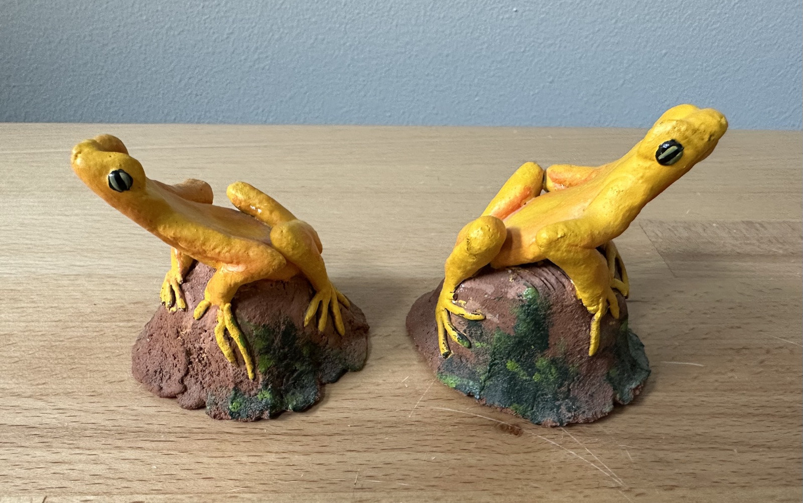 Vintage Panamanian Golden Frog Sapo Ceramic Figurines Vintage Panamanian Golden Frog Sapo Ceramic Figurines