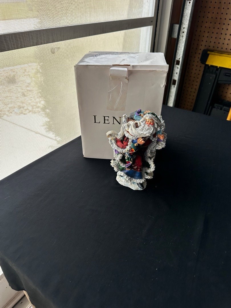 Lenox 2000 Spirit of the Season Old World Santa Claus Figurine 9