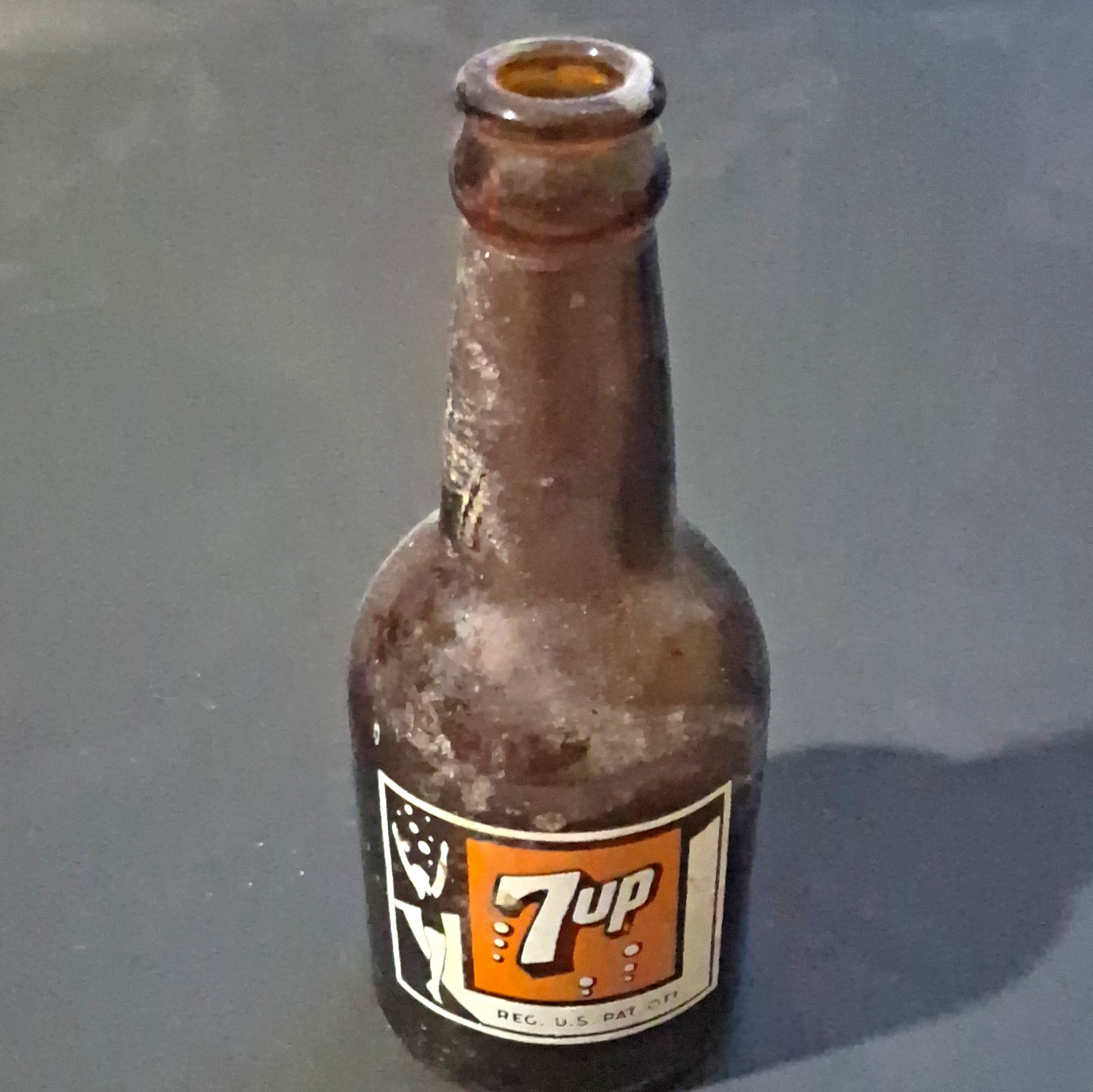 7 Up Vintage “Fresh Up” Brown/Amber Glass Soda Bottle Advertising