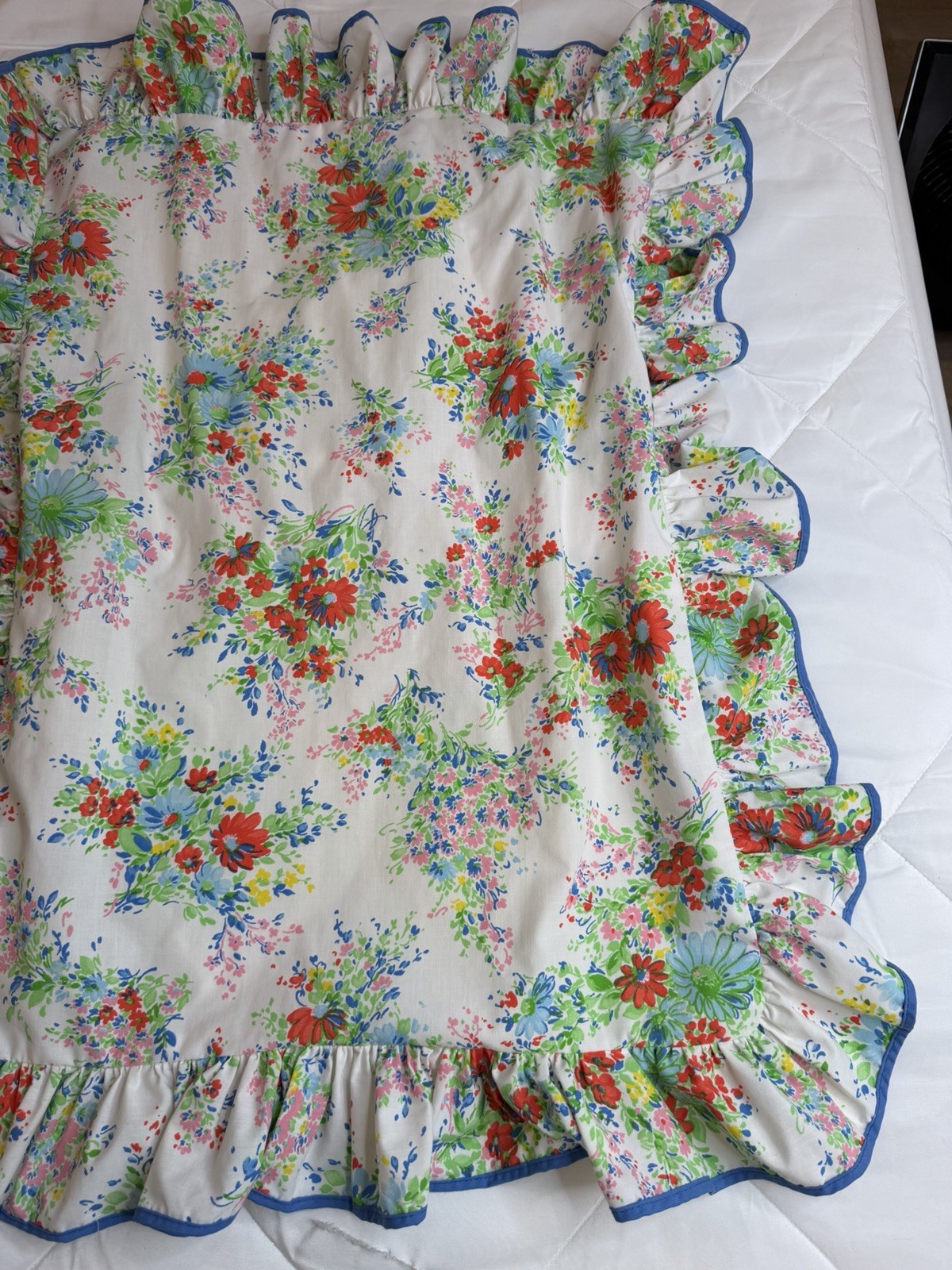 Vintage Wamsutta King Pillowcases Set of 4 Ruffled Edge Floral Scalloped Cottage Vintage Wamsutta King Pillowcases Set of 4 Ruffled Edge Floral Scalloped Cottage