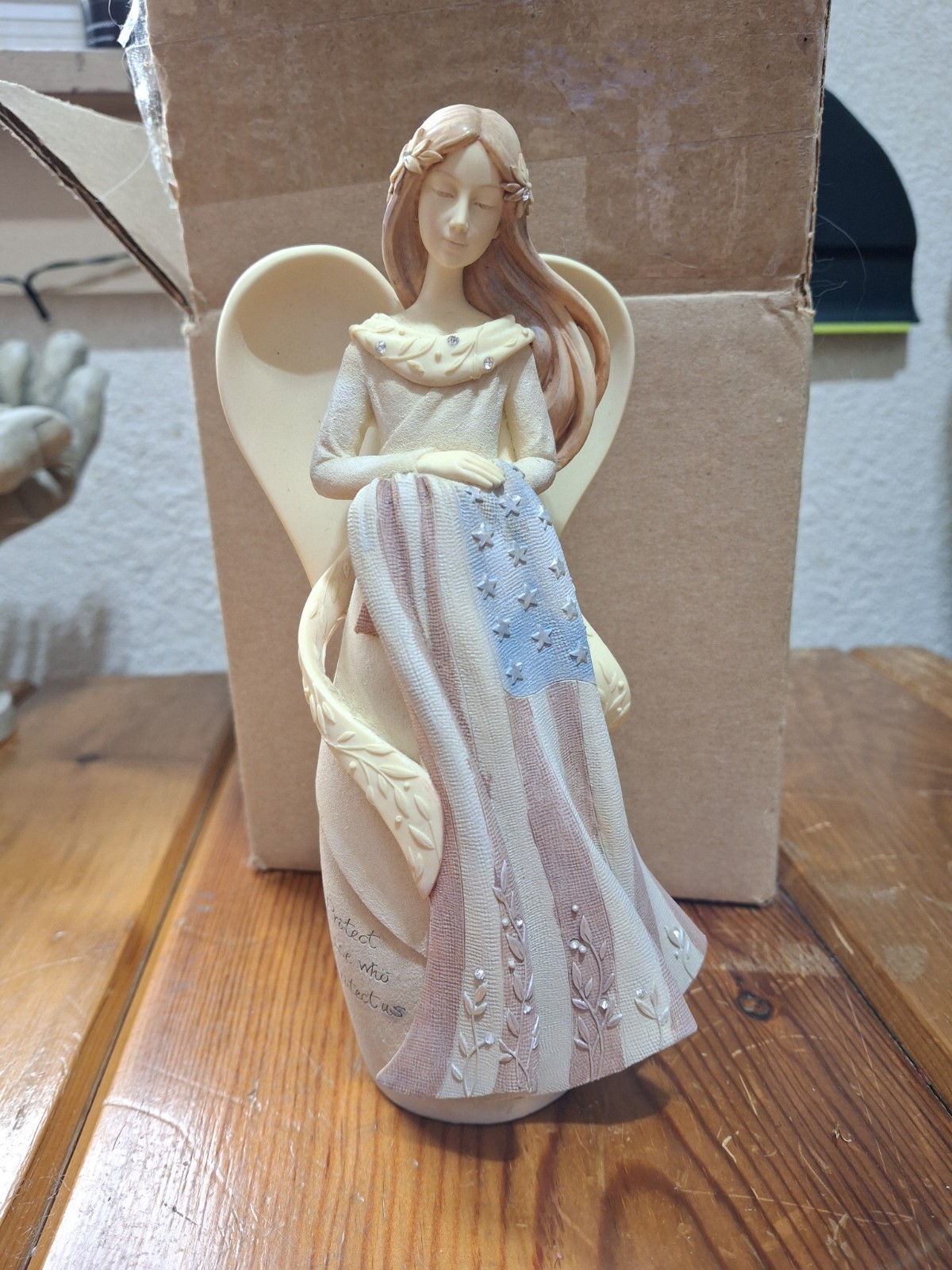 Foundations by Enesco Patriotic Angel Flag Figurine Karen Hahn 4024907 2010