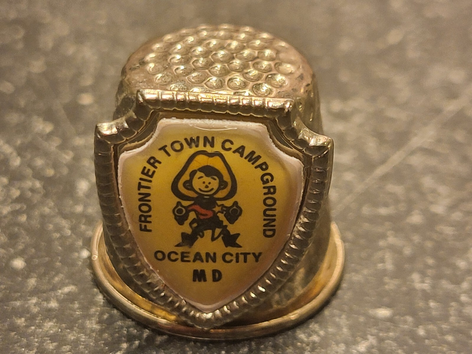 Vtg Frontier Town Campground Ocean City,MD Thimble W/Shield Pic On Front Rare