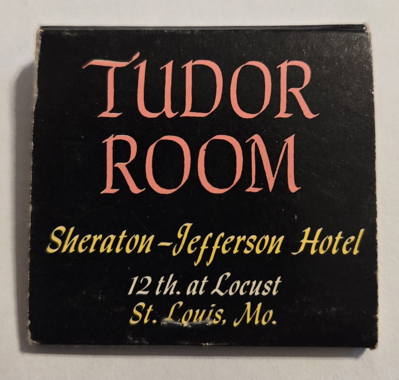 Vintage Unused Matchbook Sheraton Jefferson Hotel Tudor Room, St Louis, MO 090