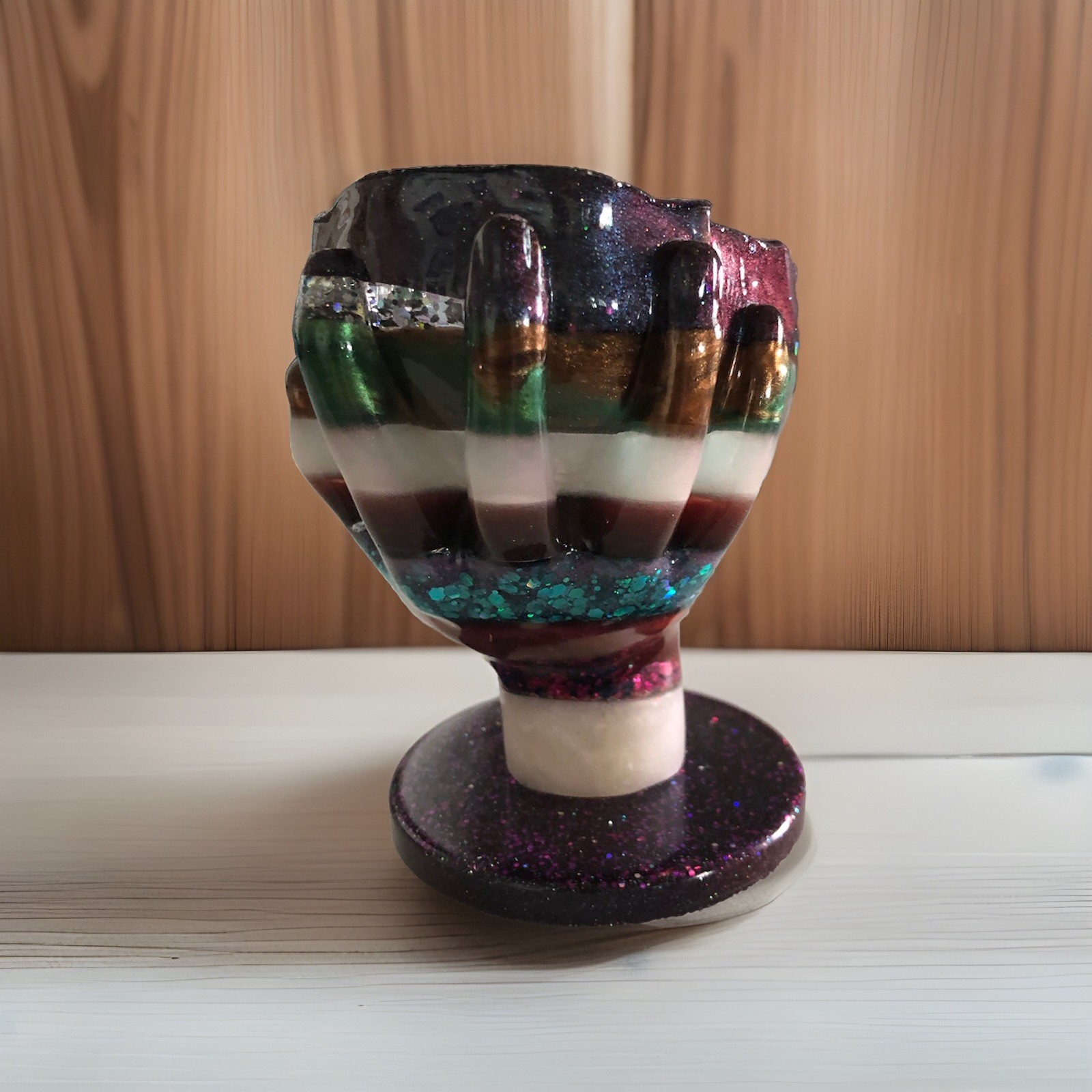 Handheld trinket bowl or candy dish￼