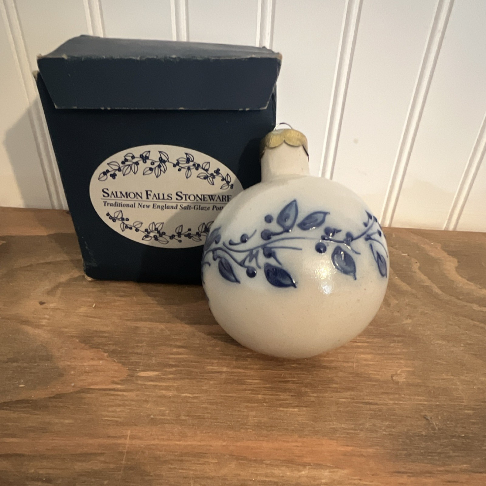 Salmon Falls Pottery  Stoneware Christmas Ornament Hanging Ball w/ Original Box