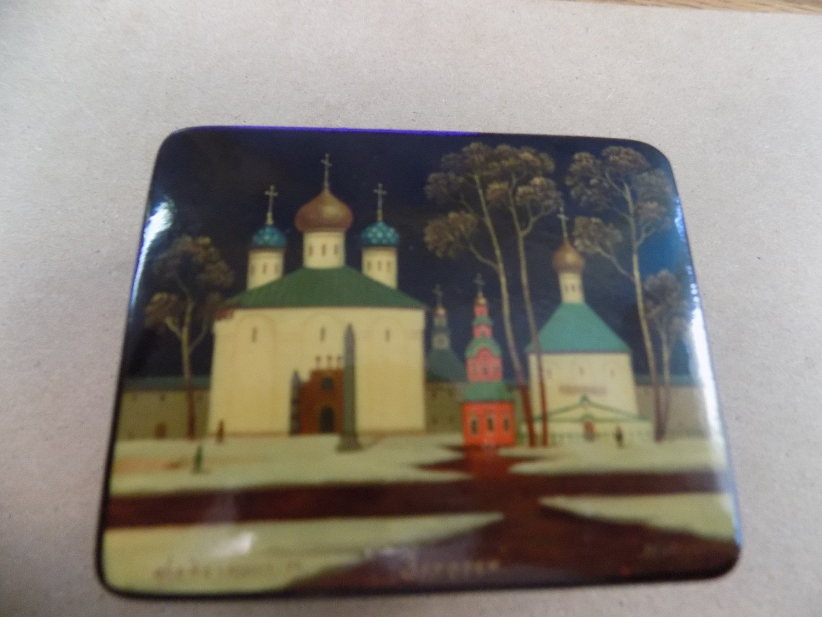 Vintage  Soviet Era Russian Hand Painted lacquer trinket box 3 1/8\