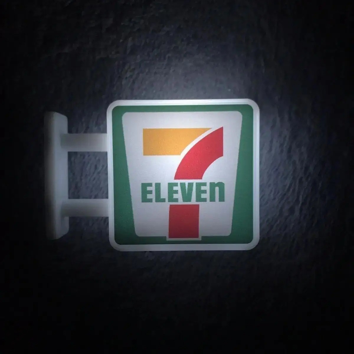 7-Eleven Miniature Light Sign Magnet Convenience Store Mini LED Sign New Japan