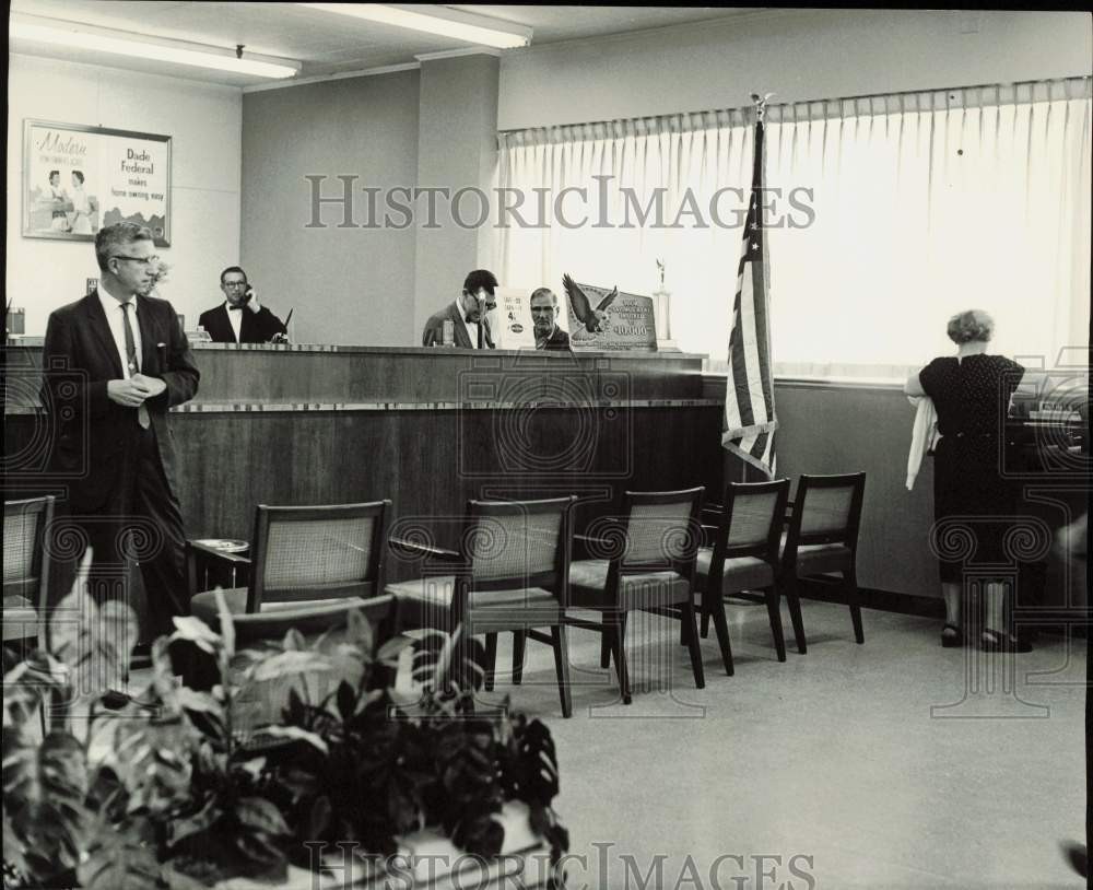 1962 Press Photo Lobby of Dade Federal Savings & Loan - lra70146