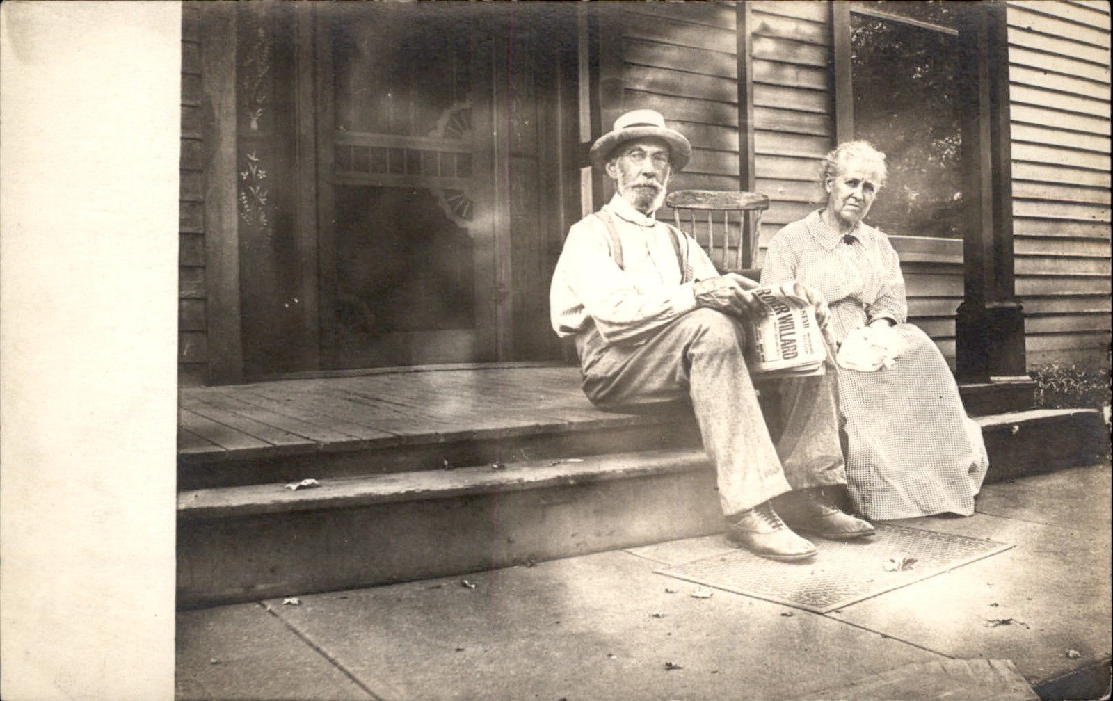 Old Folks Reading Newspaper couple on porch CANDID AMATEUR c1910s RPPC bhn