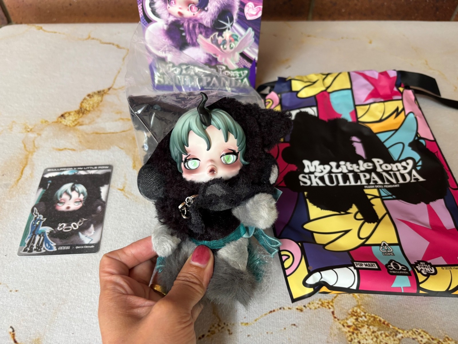 SKULLPANDA  - My Little Pony Queen Chrysalis Super Secret 1/72 Plush POP MART