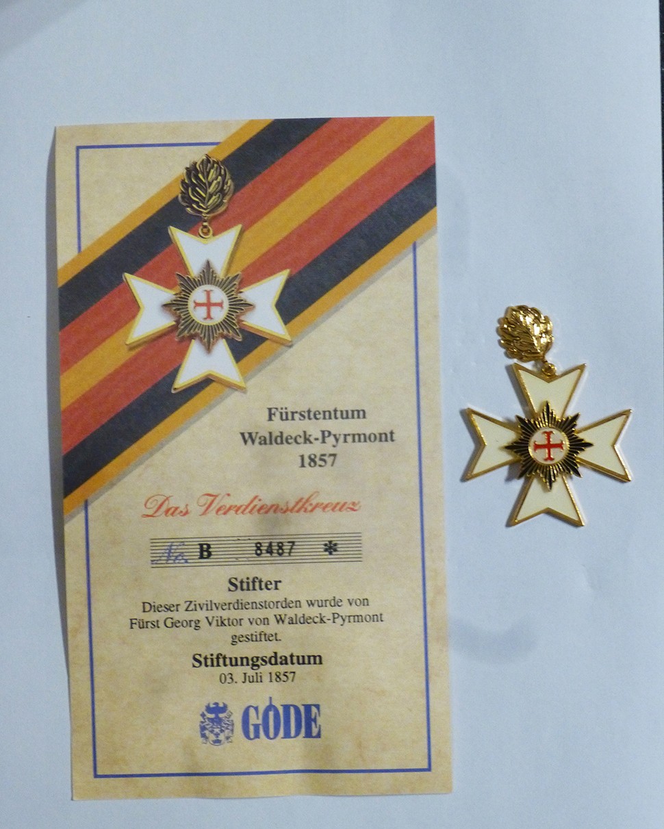 Order badge Göde Principality of Wldeck-Pyrmont 1857 the Cross of Merit