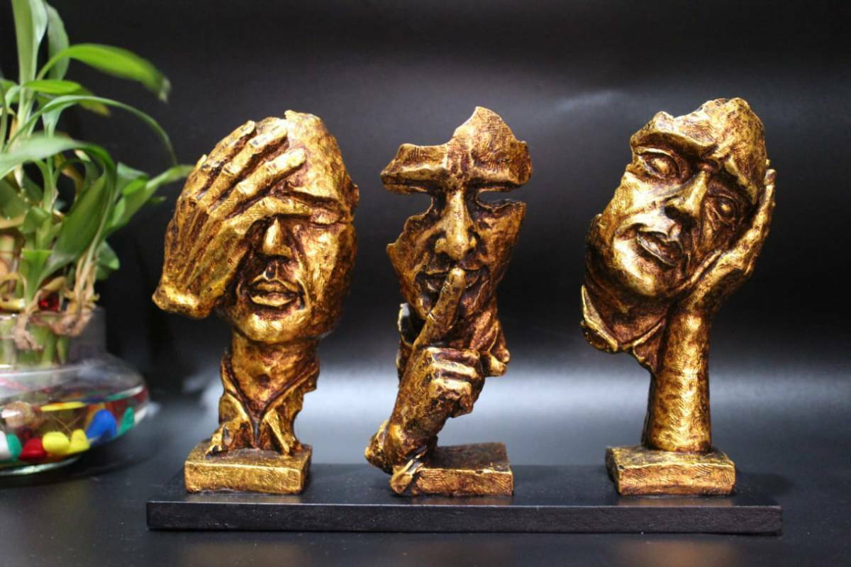 Creative Abstract Decor Statue Face & Hand Statues and Sculptures Office Decor