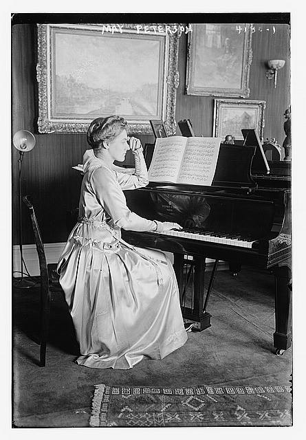 Photo:May Esther Peterson Thompson at Piano Opera Singer 1915 1920