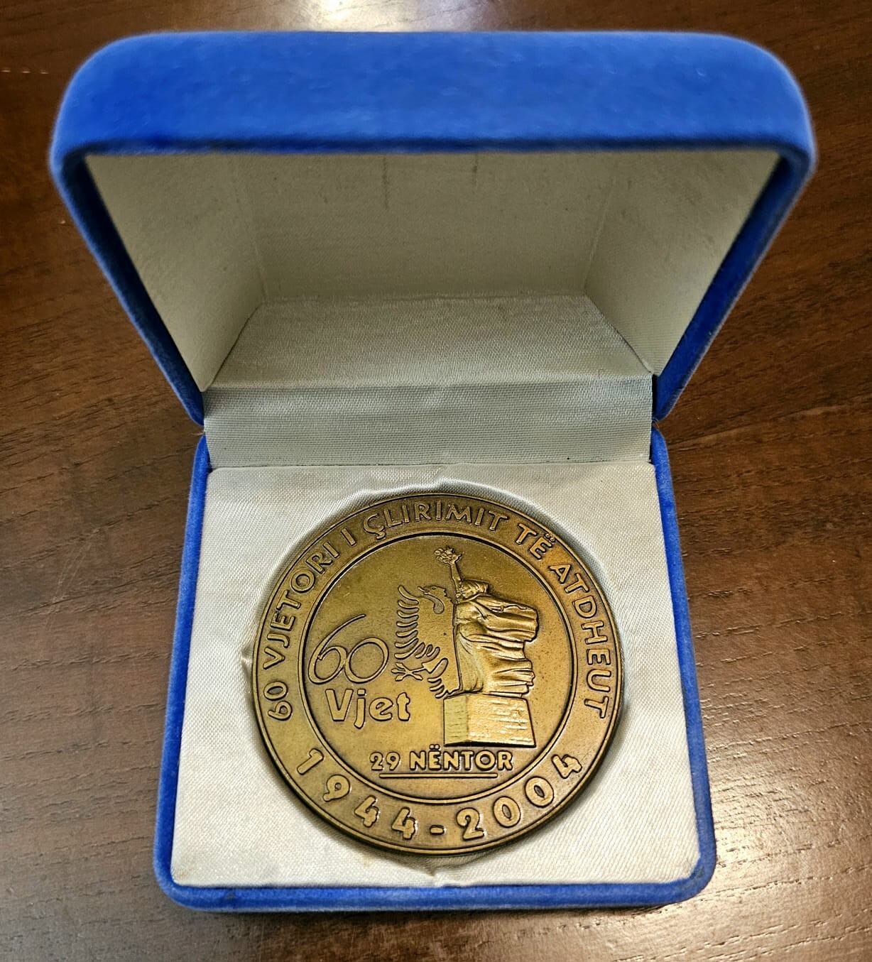 Albania Albanien Albanie 1944 - 2004 Medal Bronze 60-th Anniversary
