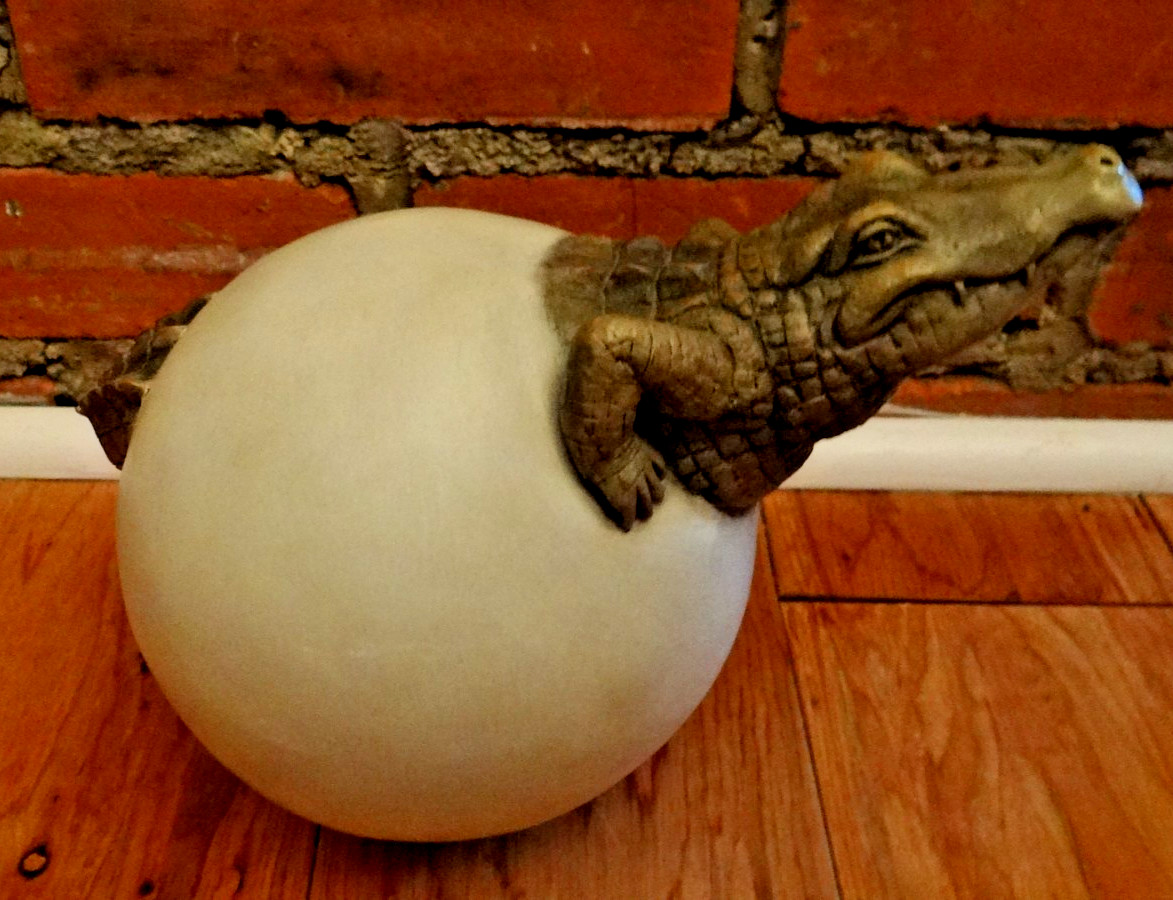 Vintage TMS 2002 Alligator Hatching Resin Sculpture 10