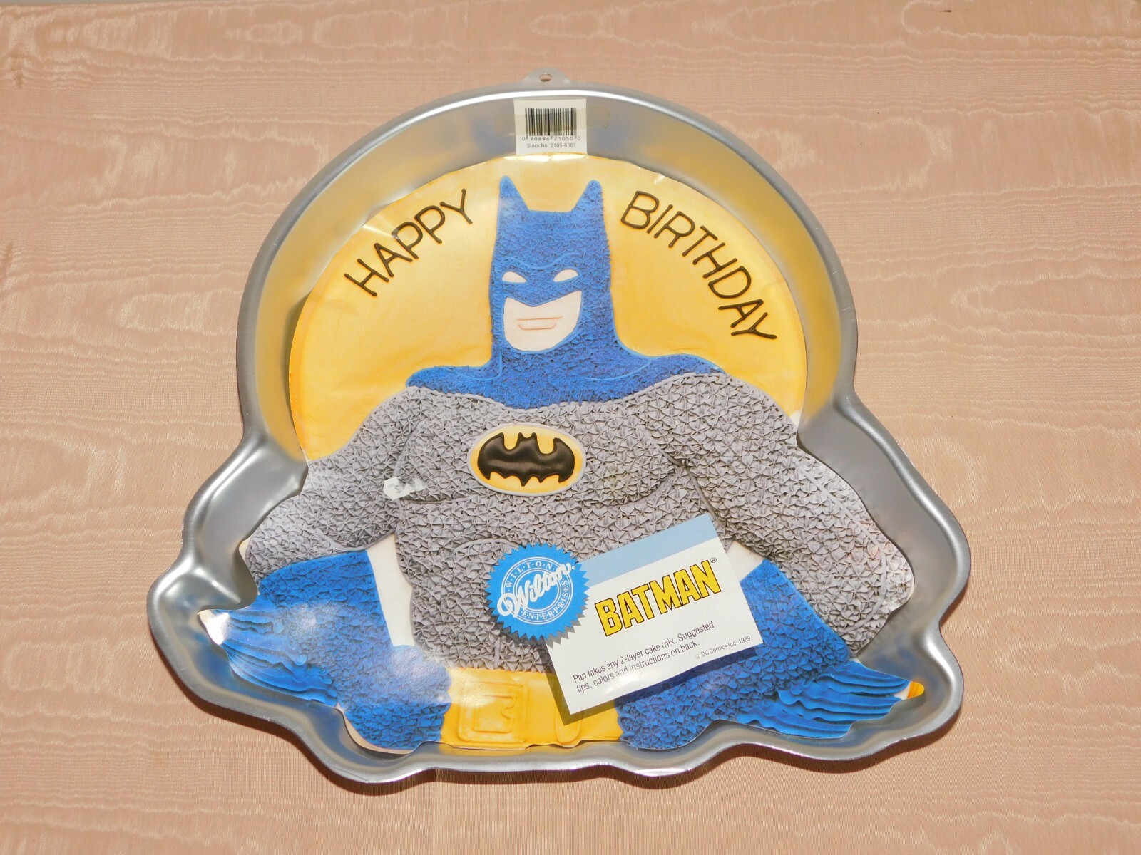 VINTAGE 1989 WILTON BATMAN HAPPY BIRTHDAY CAKE MOLD PAN  NEW OLD STOCK
