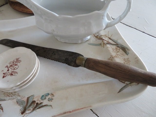 WONDERFUL Old Vintage Wooden Wood Handle BREAD KNIFE Serrated Blade