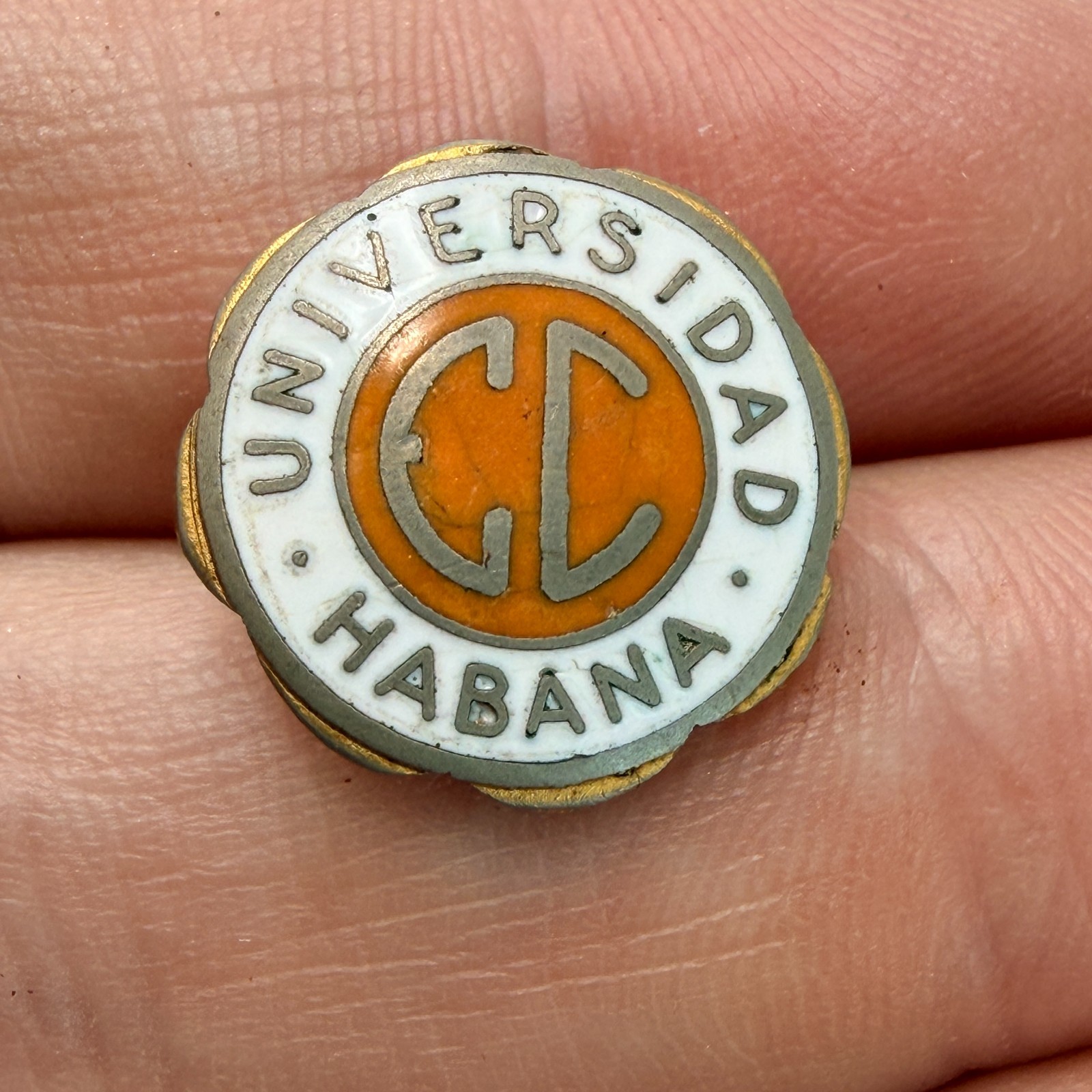 Rare Universidad De Habana Lapel Pin Enamel Cuba University Havana Economics ?