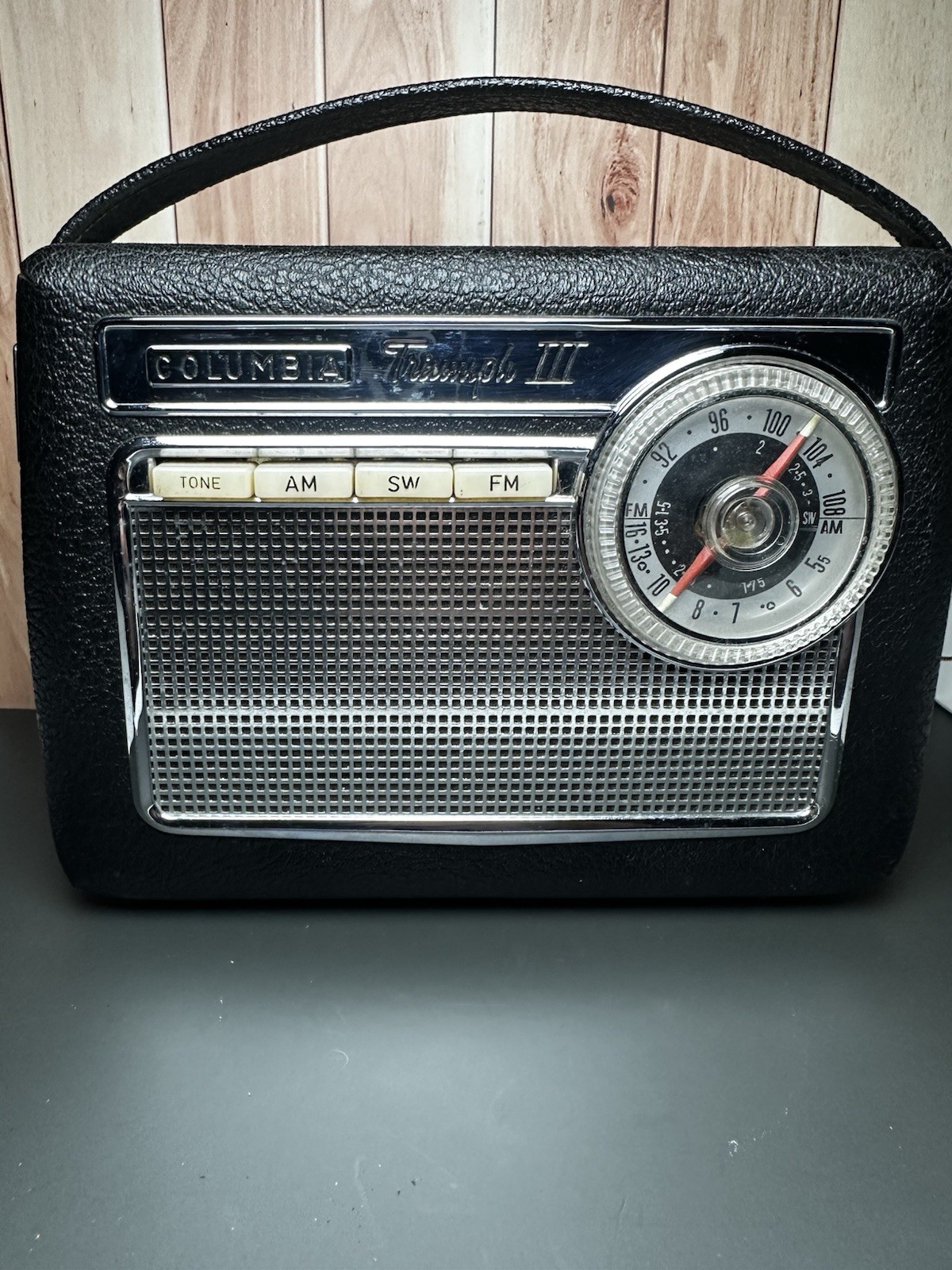 Vintage Columbia Triumph III Transistor Radio Made in Germany C-615 Vintage Columbia Triumph III Transistor Radio Made in Germany C-615