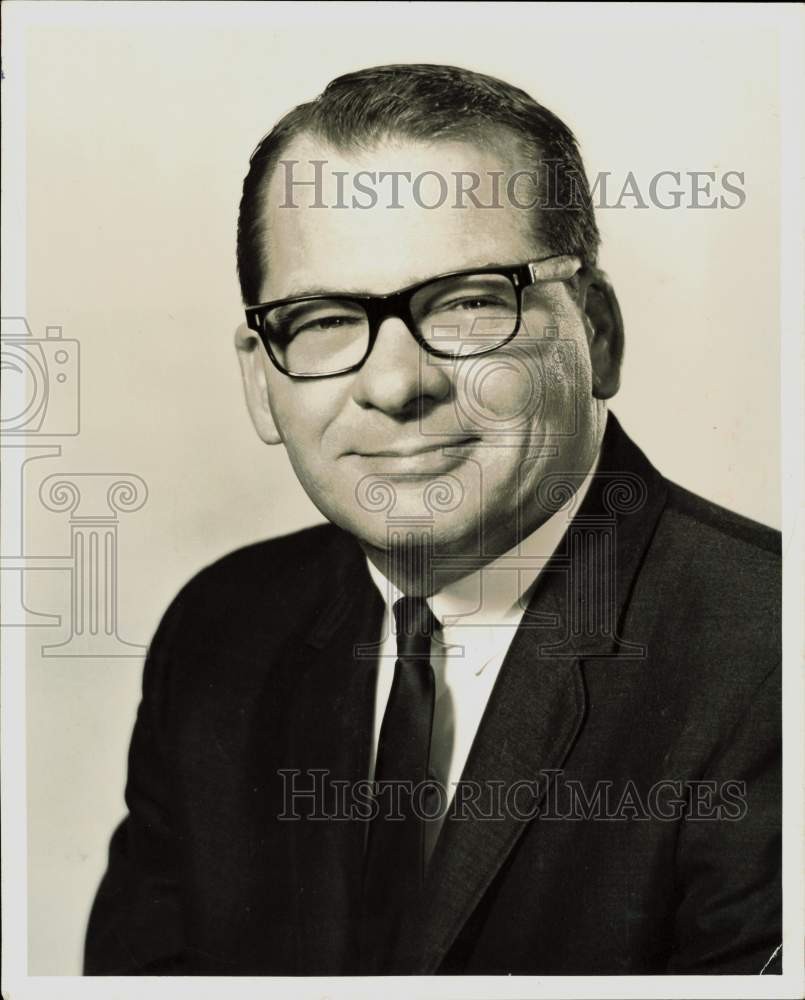 1976 Press Photo Herb Kelly of Herby Kelly Associates Public Relations, Inc.